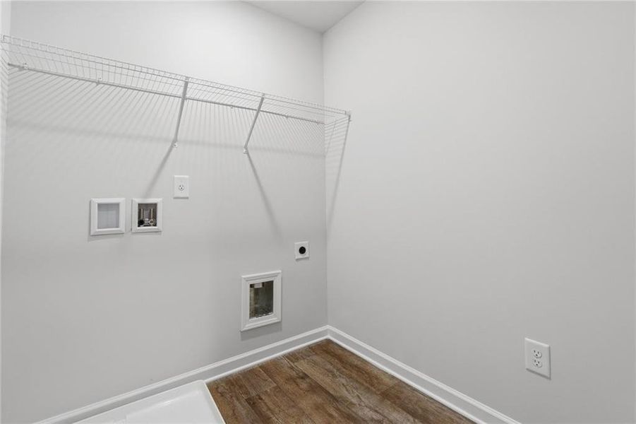 Spacious, unfurnished interior of a new home in Parkway James, Snellville (Image 20). Spacious, unfurnished interior of a new home in Parkway James, Snellville (Image 20).