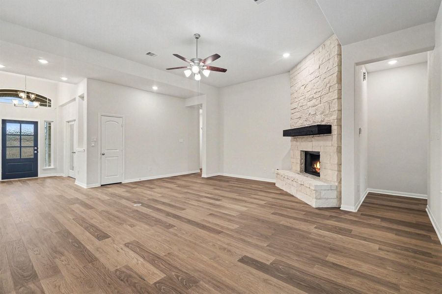 Spacious, unfurnished interior of a new home in Rose Hill Estates, Willis (Image 23).