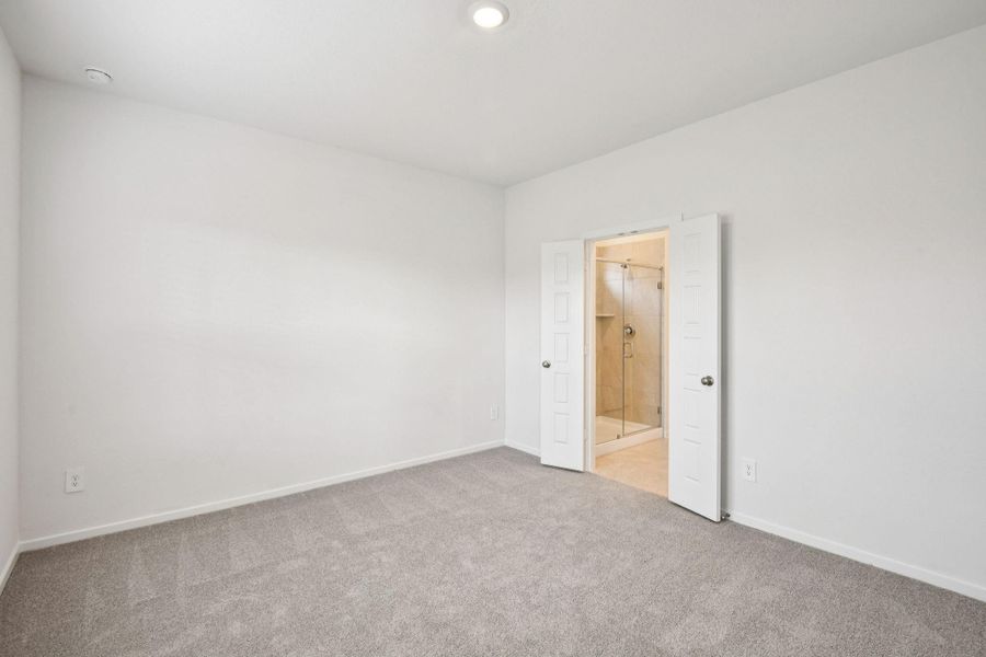 Spacious, unfurnished interior of a new home in Landing Meadows - Traditional Series, New Caney (Image 27).
