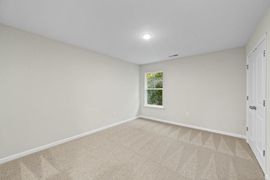 Spacious, unfurnished interior of a new home in Chandler Ridge, McLeansville (Image 37).