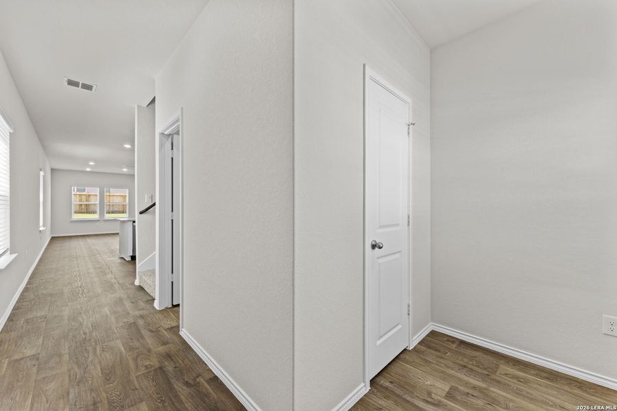 Spacious, unfurnished interior of a new home in Laurel Vistas, San Antonio (Image 22).