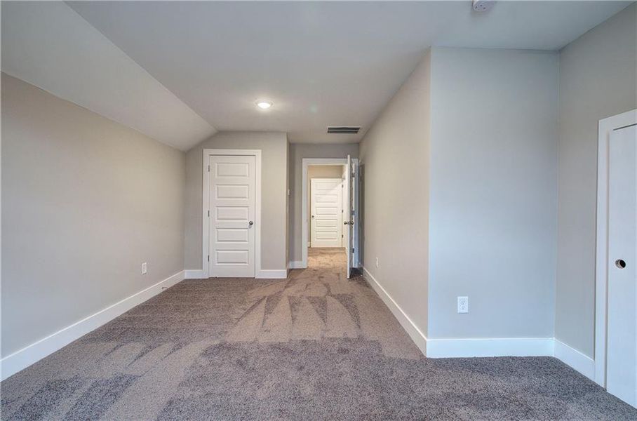 Spacious, unfurnished interior of a new home in , Cartersville (Image 18).