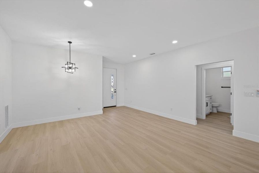 Spacious, unfurnished interior of a new home in , Spring Hill (Image 35).