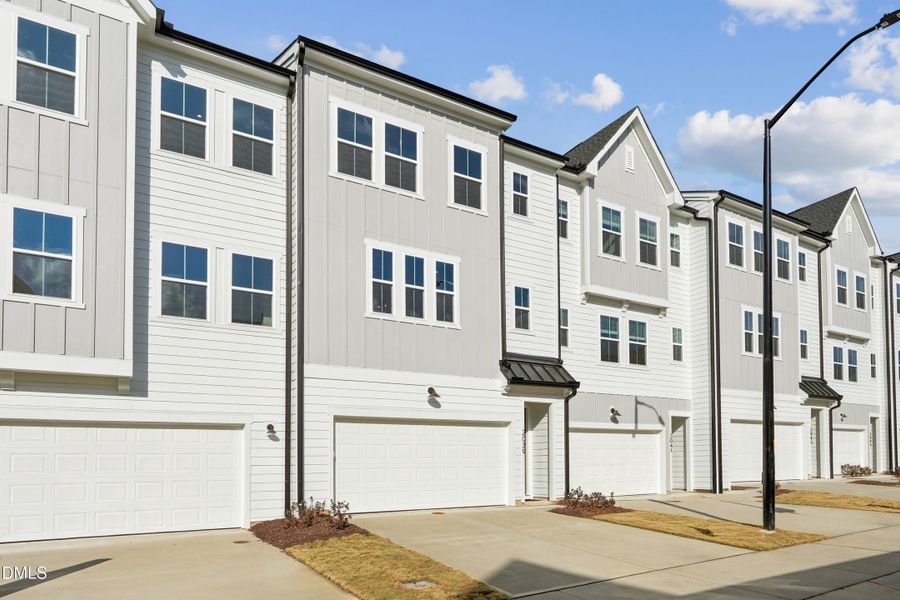 TL 92_Exterior 2 TL 92_Exterior 2