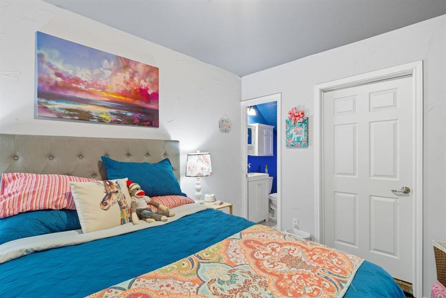 Bedroom with ensuite bath Bedroom with ensuite bath