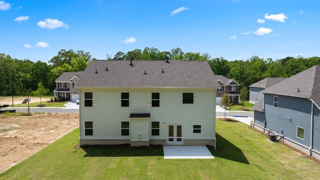 Representative exterior details of a home built from the LYNNBROOK by D.R. Horton in Butner Estates, South Fulton (Image 21).
