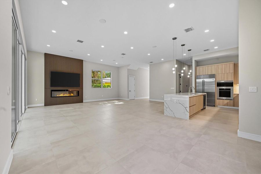 Spacious, unfurnished interior of a new home in , Delray Beach (Image 22). Spacious, unfurnished interior of a new home in , Delray Beach (Image 22).