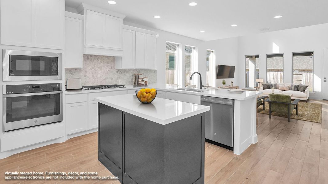 Furnished interior view inside a new home in Escondido 45', Magnolia (Image 7).
