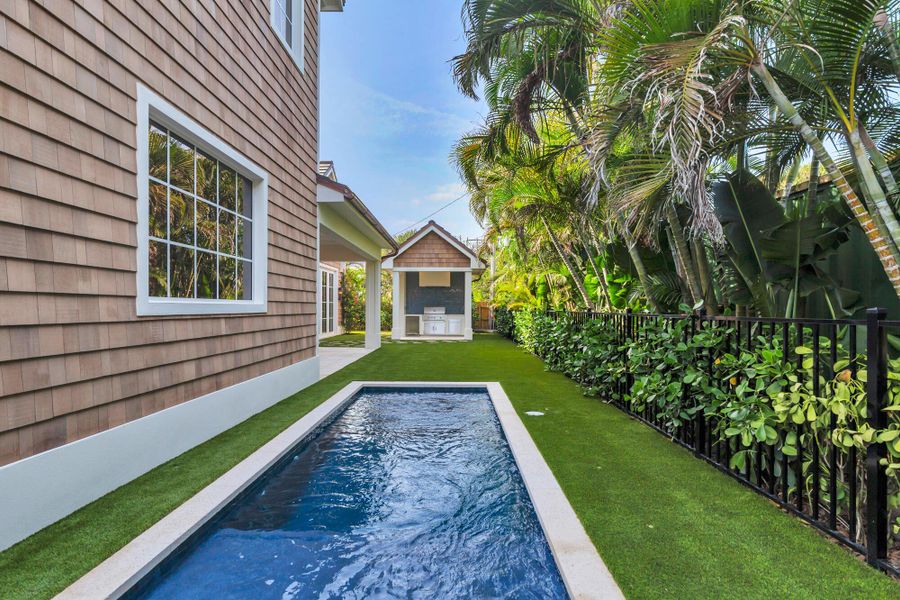 Exterior details and patio area of a home in , West Palm Beach (Image 37).