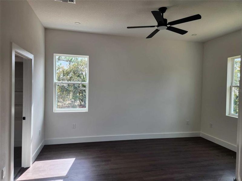 Spacious, unfurnished interior of a new home in , Homosassa (Image 15).