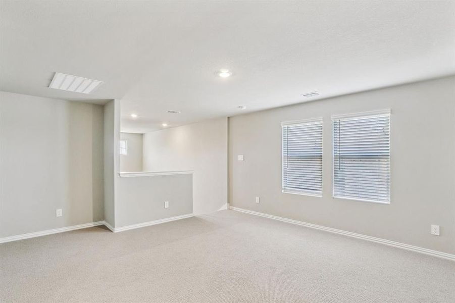 Spacious, unfurnished interior of a new home in Simpson Crossing - Spring Series, McKinney (Image 20).