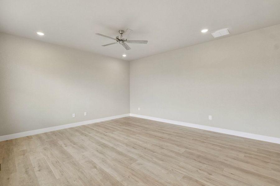 Spacious, unfurnished interior of a new home in The Trails at Aspen Ridge, Colorado Springs (Image 30).