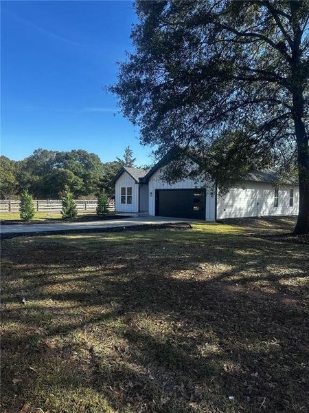 Exterior details and patio area of a home in , Monroe (Image 2).