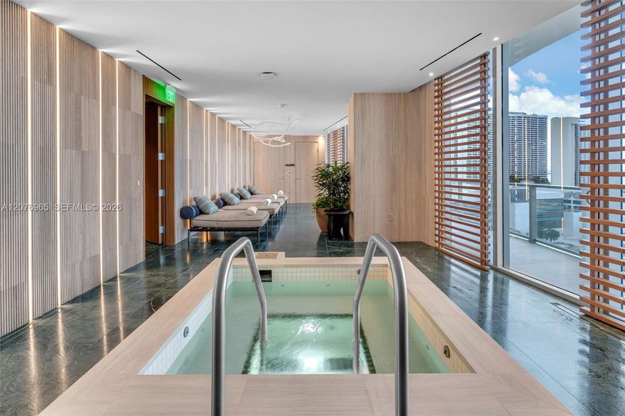 Community amenities in , Miami (Image 48).