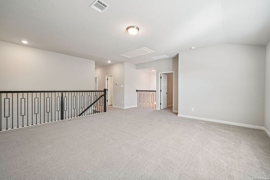 Spacious, unfurnished interior of a new home in Estancia Ranch - Classic Series, San Antonio (Image 27).