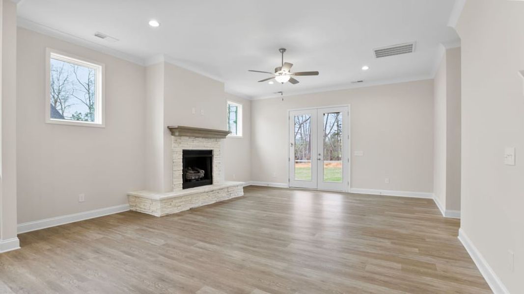 Spacious, unfurnished interior of a new home in Briargate, Fountain Inn (Image 21).