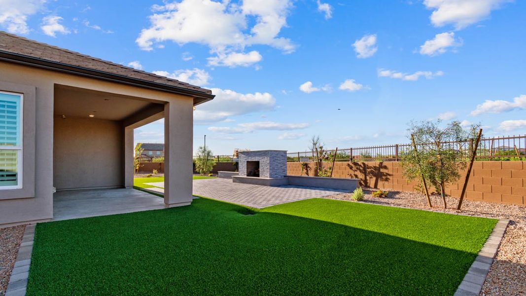Representative exterior details of a home built from the Tapatio by D.R. Horton in The Ridge at Stone Butte, Phoenix (Image 25).