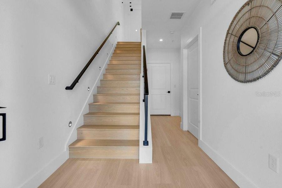 Spacious, unfurnished interior of a new home in , Orlando (Image 57).