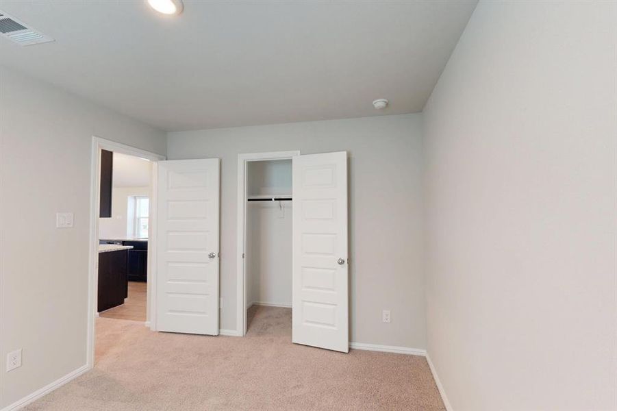 Spacious, unfurnished interior of a new home in Mobberly Farms, Pilot Point (Image 16).