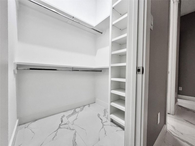 Spacious, unfurnished interior of a new home in , Dayton (Image 36).