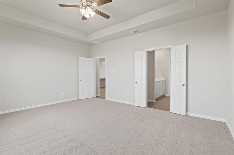 Spacious, unfurnished interior of a new home in Rocky Creek Crossing, Fort Worth (Image 10). Spacious, unfurnished interior of a new home in Rocky Creek Crossing, Fort Worth (Image 10).