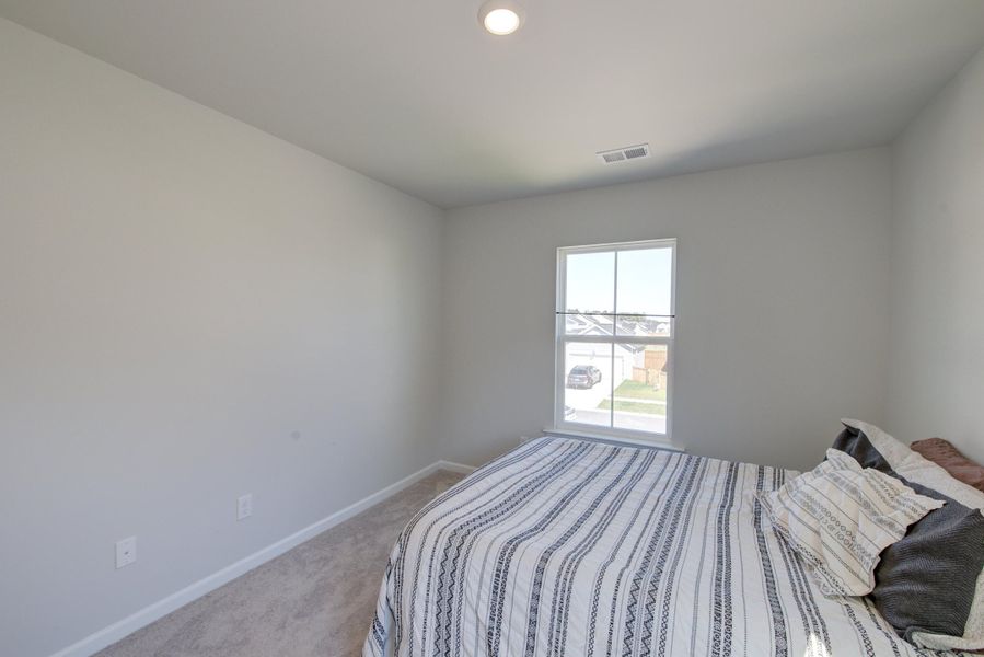 Spacious, unfurnished interior of a new home in Heron's Walk at Summers Corner, Summerville (Image 21).