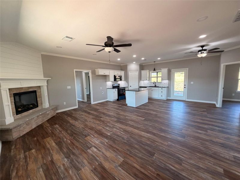 Spacious, unfurnished interior of a new home in , Frankston (Image 18).