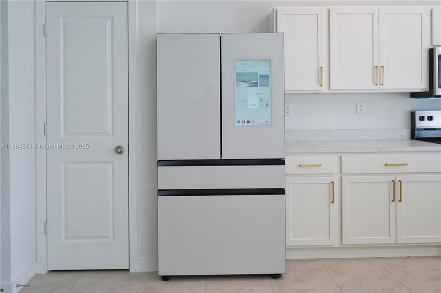 Close-up of interior finishes inside a home in , Pompano Beach (Image 13).