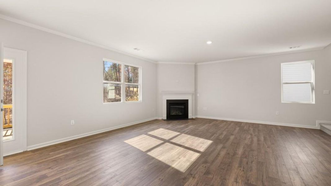 Spacious, unfurnished interior of a new home in Falcon Landing, Gainesville (Image 18).