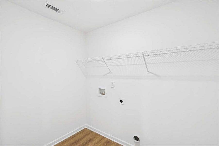 Spacious, unfurnished interior of a new home in , Flowery Branch (Image 14).
