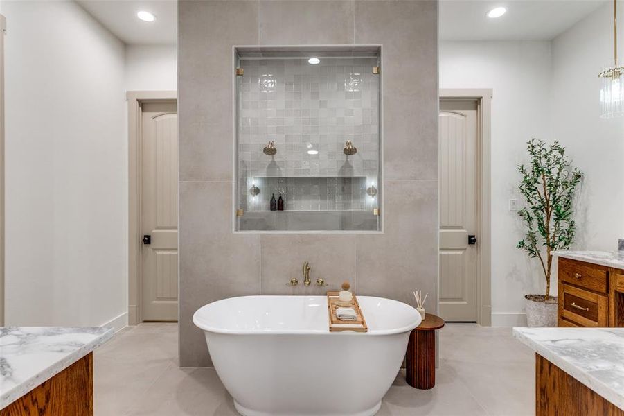 Furnished interior view inside a new home in , Waxahachie (Image 15).