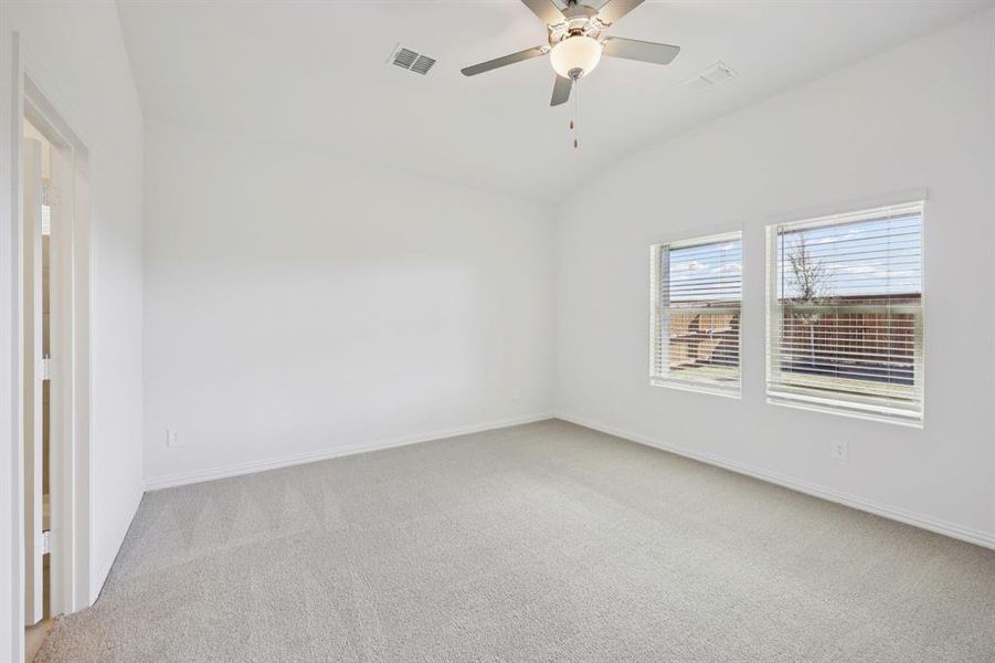 Spacious, unfurnished interior of a new home in Lakehaven - Signature Series, Farmersville (Image 22).