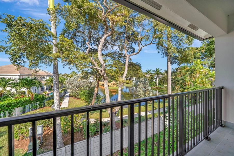 Exterior details and patio area of a home in Marina Landings, Fort Lauderdale (Image 30).