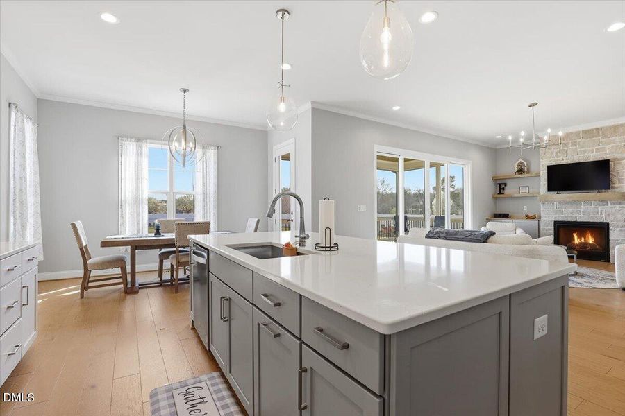 35-110 Summerlin Dr-35