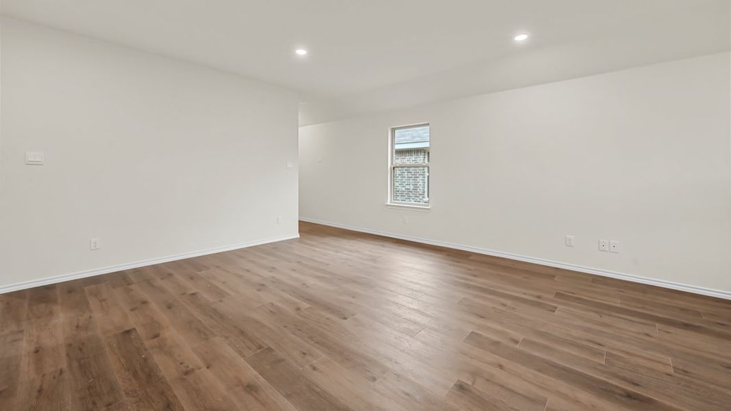 Spacious, unfurnished interior of a new home in Stonewyck Farms, Ennis (Image 18).