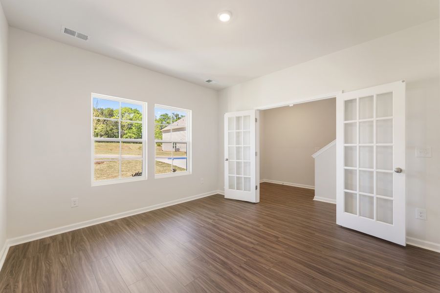 Spacious, unfurnished interior of a new home in Burke Estates, Chesnee (Image 17).