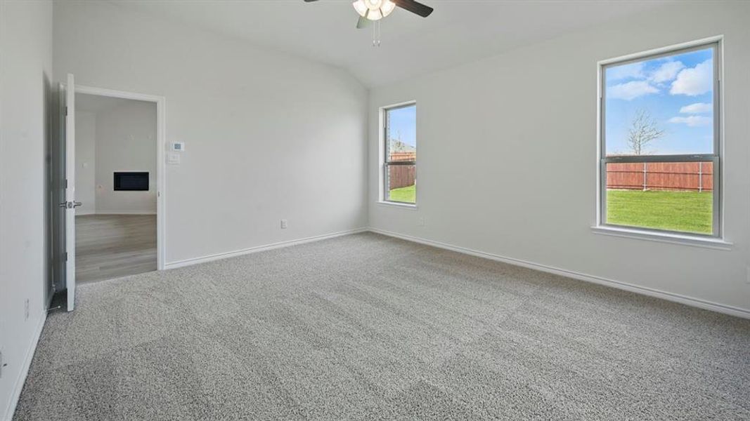 Spacious, unfurnished interior of a new home in Silverado, Aubrey (Image 21).