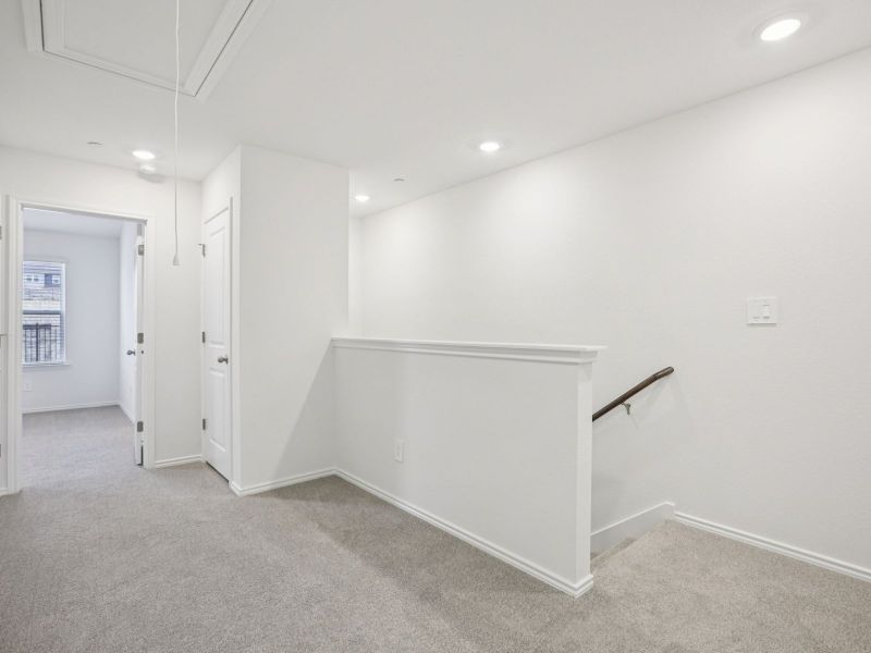 Spacious, unfurnished interior of a new home in Turner's Village, Buda (Image 10).