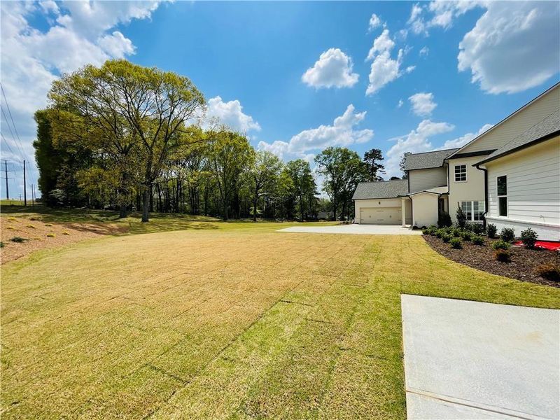 Exterior details and patio area of a home in , Suwanee (Image 4).