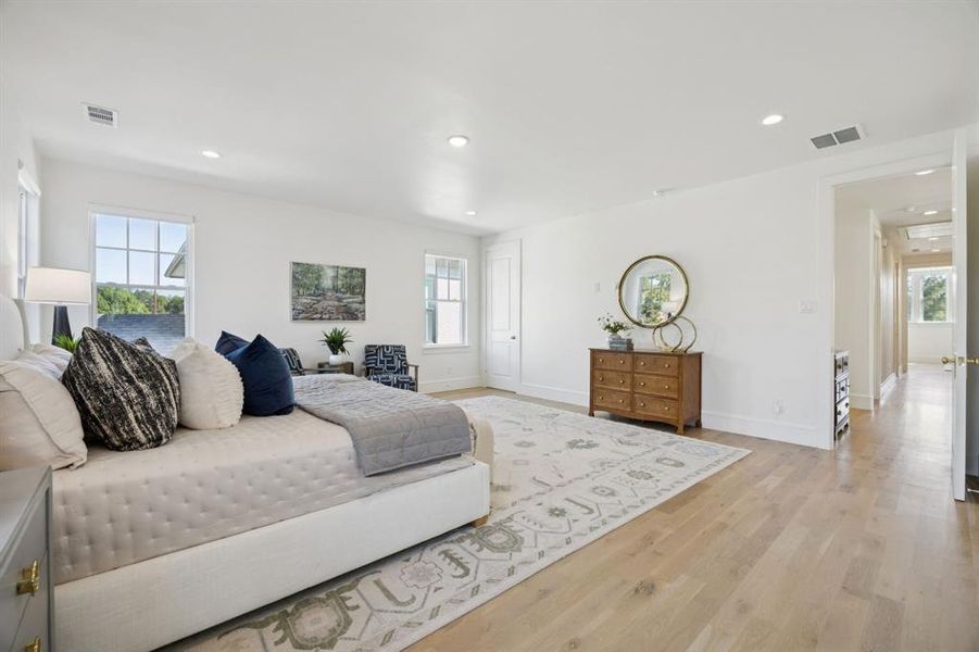 Furnished interior view inside a new home in , Dallas (Image 24).