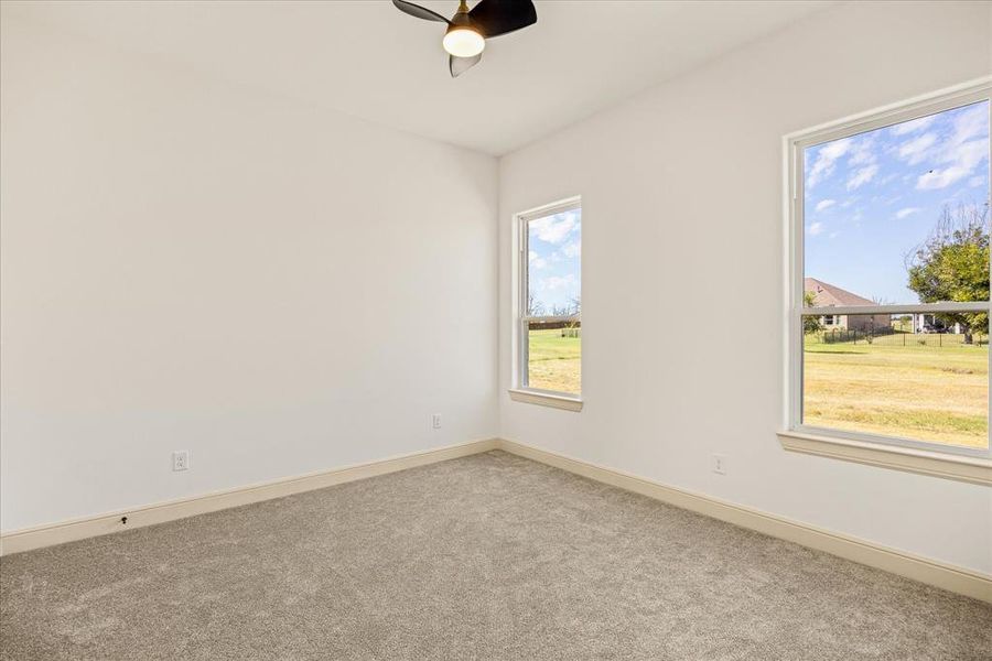 Spacious, unfurnished interior of a new home in Pecan Plantation, Granbury (Image 31).