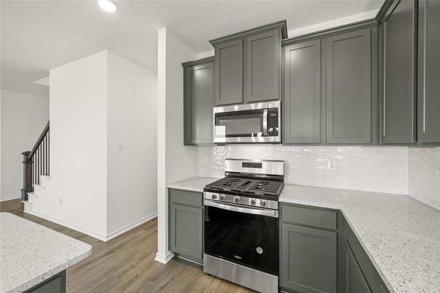 8144 Korat Vista Kitchen4