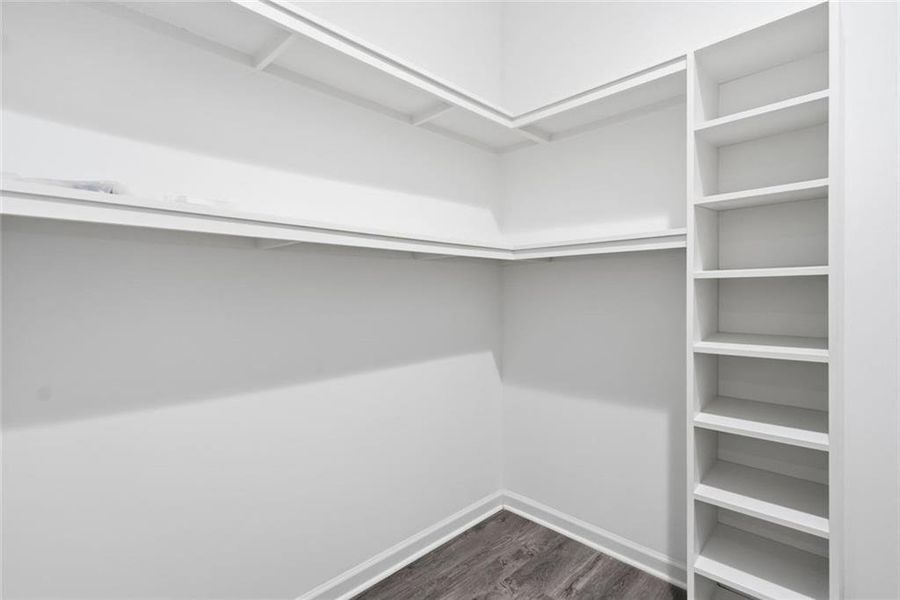 Spacious, unfurnished interior of a new home in , Gainesville (Image 23).