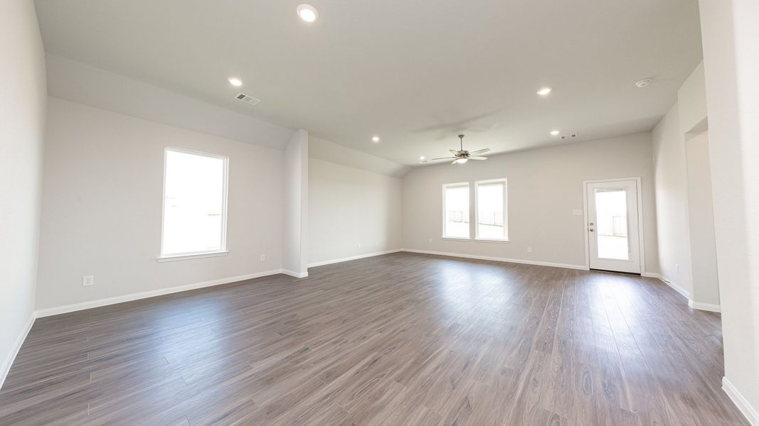 Representative unfurnished interior of a home built from the The Landry by Legend Homes in Cinco Lakes, San Antonio (Image 21).
