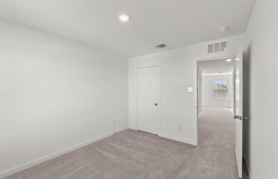 Spacious, unfurnished interior of a new home in Sonterra, Jarrell (Image 13).