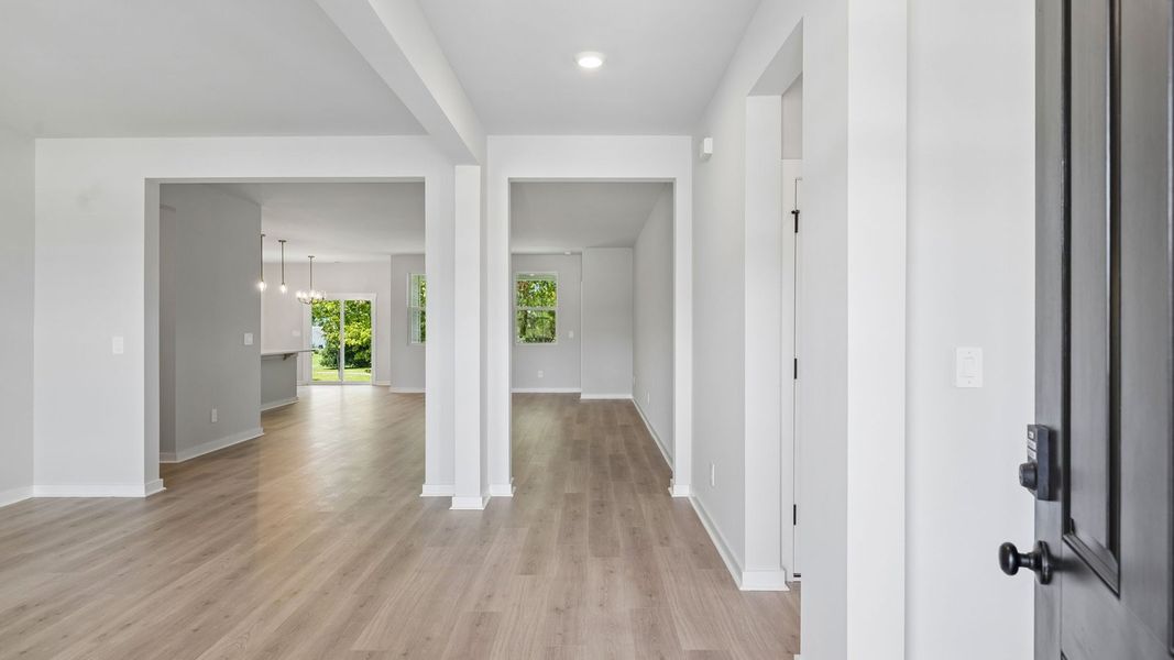 Representative unfurnished interior of a home built from the Ansley by D.R. Horton in Harvest Point, Spring Hill (Image 26).