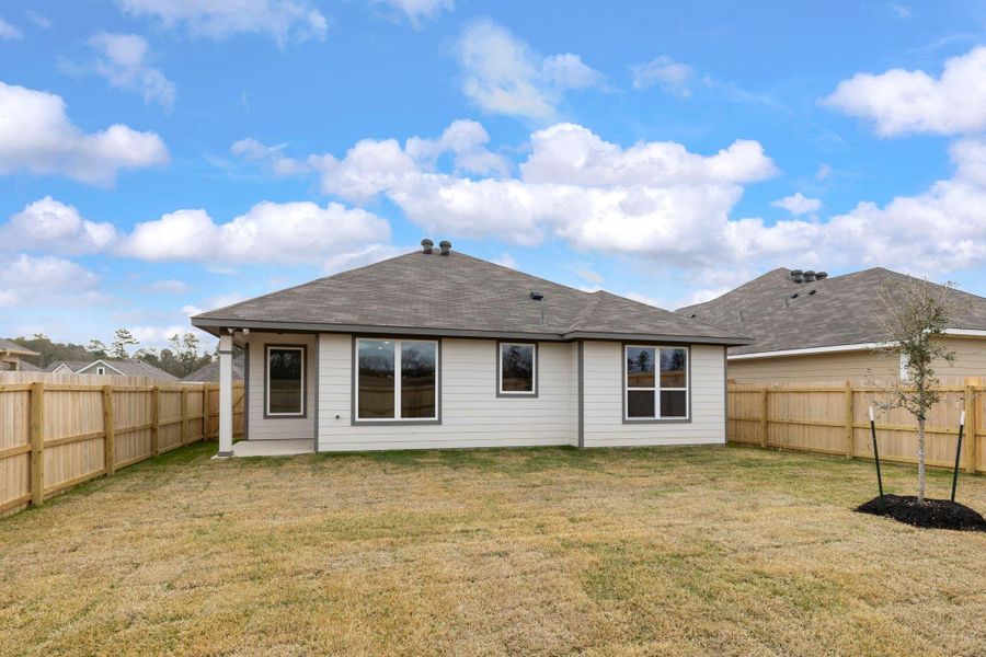 Exterior details and patio area of a home in , Huntsville (Image 31).