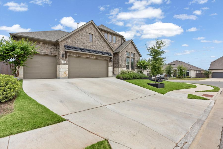 Single story 3 car garage! Single story 3 car garage!