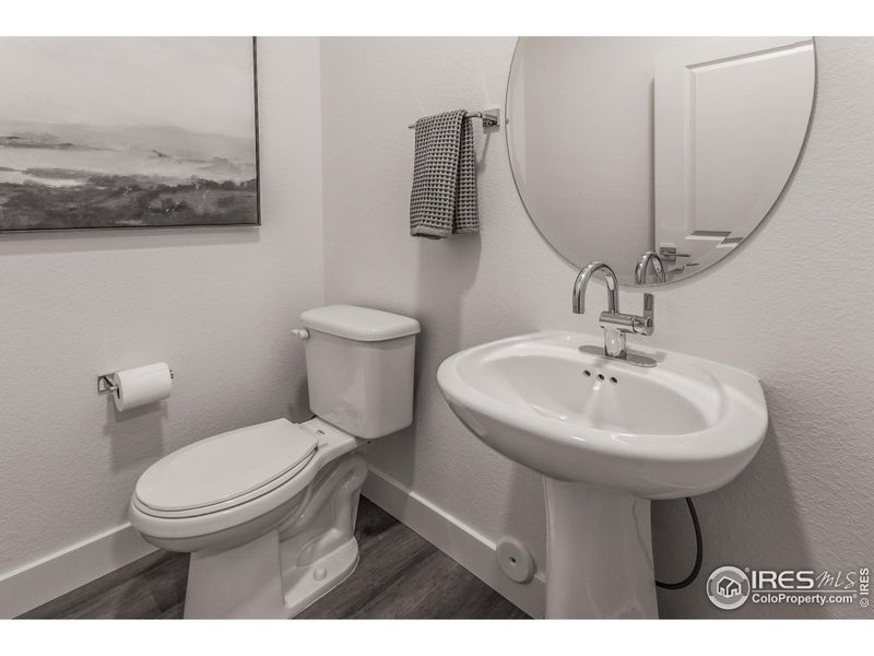 EXAMPLE PHOTO: POWDER BATH