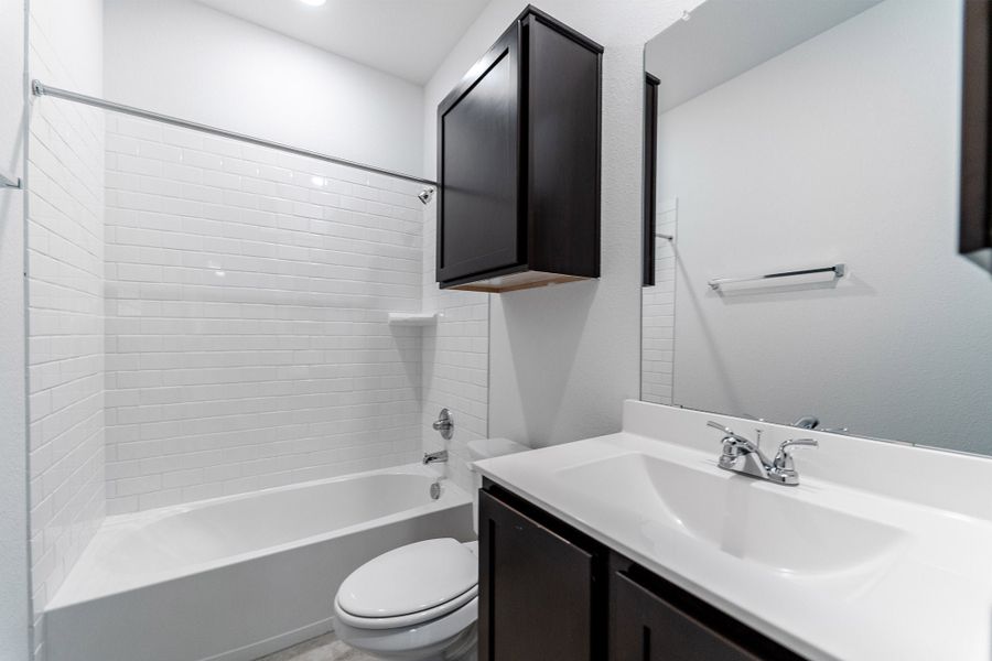 Furnished interior view inside a new home in Paramount, Kyle (Image 5).